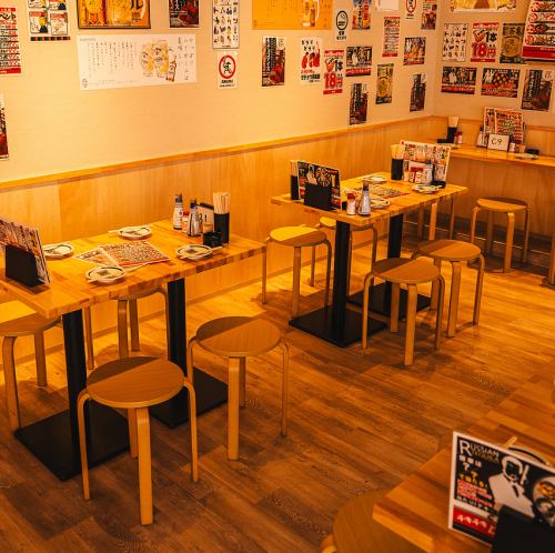 <p>行きも帰りも楽々なアクセス抜群の酔っ手羽で宴会をしませんか?店内は大小様々なテーブル席を完備!宴会最大40名様までご予約承っております!人数に合わせてテーブルのレイアウト変更も可能ですので、気軽にごご来店ください♪</p>