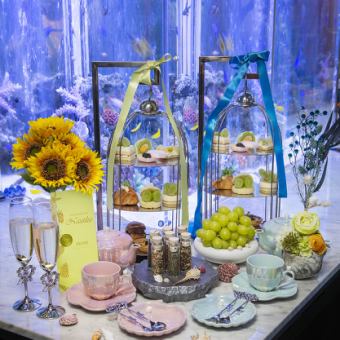 <From September 1st> Afternoon tea with Shine Muscat! All-you-can-drink tea, toast with bubbles, and the world's three great delicacies