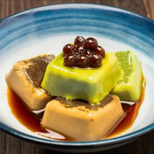 抹茶とほうじ茶の二色豆花