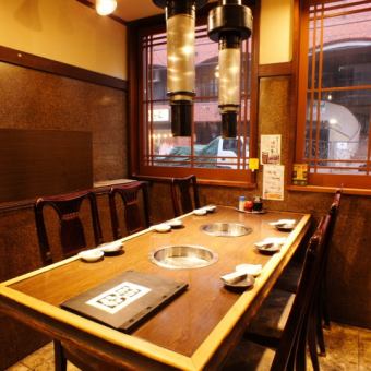 冲绳在柏市首次开始使用木炭烤肉。请享受一个完善的商店的气氛。