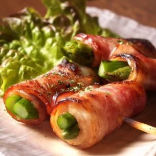 Asparagus wrapped in bacon