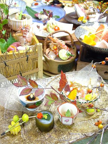 【当日供应!每日限两组,包间怀石料理套餐】十二月“水畔冬雾怀石料理”十道菜 9,900日元