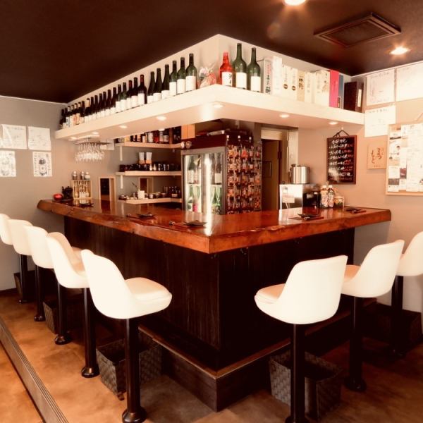 [Great for a date or just for everyday use! Counter seats with a great atmosphere★] You can enjoy your meal slowly and calmly on the slightly higher counter chairs.We will also be happy to advise you on the best sake and wine to go with your meal, so please feel free to ask!