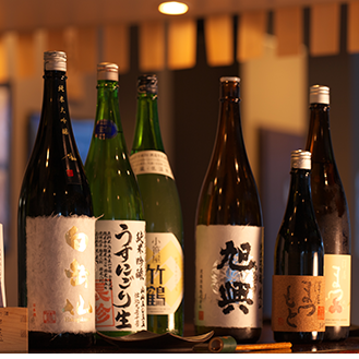 梅子套餐Premium 包含萬全、劍八等7種當地酒和燒酒的高級無限暢飲 7000日元 ⇒ 6500日元