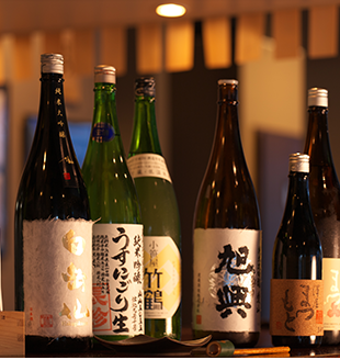 Bamboo Course Premium 包括万全、剑八等 7 种当地酒和烧酒的高级无限畅饮 8,000 日元 ⇒ 7,500 日元