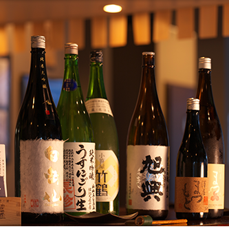 鬆套餐高級無限暢飲包括7種當地酒和萬全、劍八等燒酒9,000日元⇒8,500日元