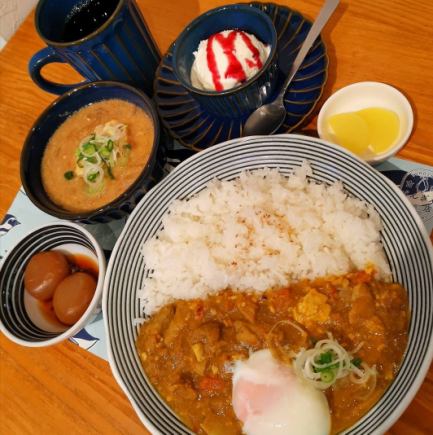 [ランチセットまんぞくとん汁御膳]カレーライスにドリンク、デザートも付いてお得1580円(税込)～