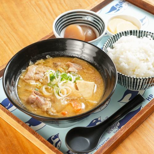 ごちそう豚汁定食　豚汁サイズ　小