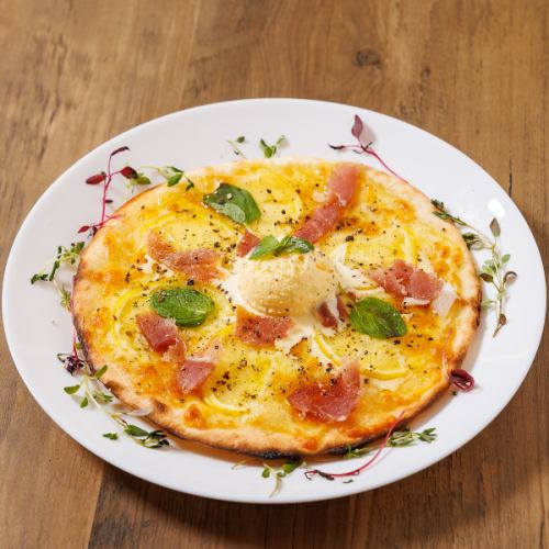 【具材によって生地も違う！】《ピザ窯の高温で焼いています★》ミックスピザなど各種ピザ1000円(税込)