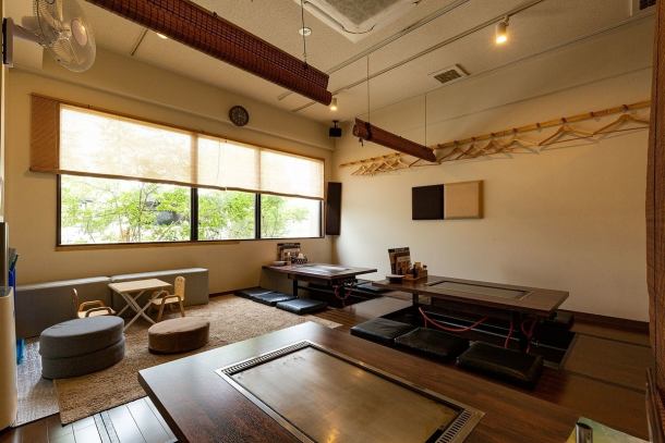 [For family gatherings] Spacious interior with a calm and stylish atmosphere.There are partitions in the horigotatsu seats to prevent infectious diseases.In the back, there is also a kids room that is great for those with children.Pet-friendly terrace seats are also available.
