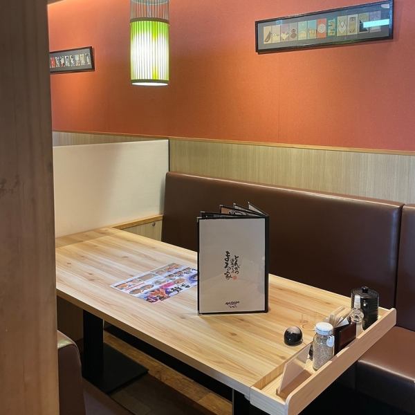 お席は仕切りもございますので、周りを気にせずお食事を愉しめる空間です。ご家族やご友人とのお集まりにもご利用可能です。ご宴会や女子会、ご法事などのご予約はお早めに！ご予算などもお気軽にご相談下さい。