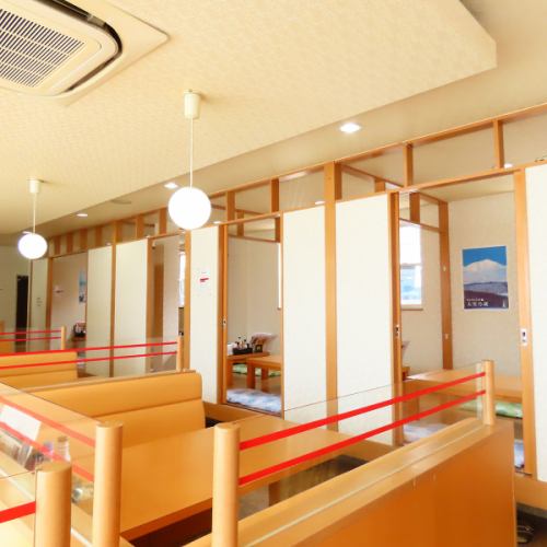 <p>各種宴会には飲み放題付きのコースが充実！揚げたての美味しさを囲んで、友人や家族と共に思い出に残る楽しい夜を演出します。ぜひ、当店で素敵な時間をお過ごしください◎</p>