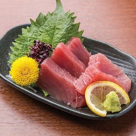 【揚げ物だけじゃない！】新鮮な海鮮を使用したお刺身も人気◎