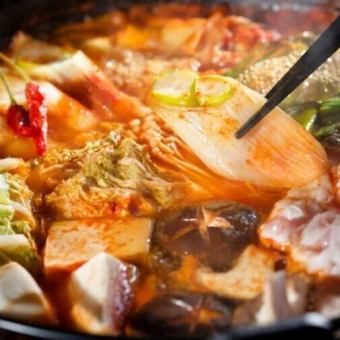 【2月の平日限定】キムチ鍋×串焼き3種×〆の麺など/全5品/3000→2500円