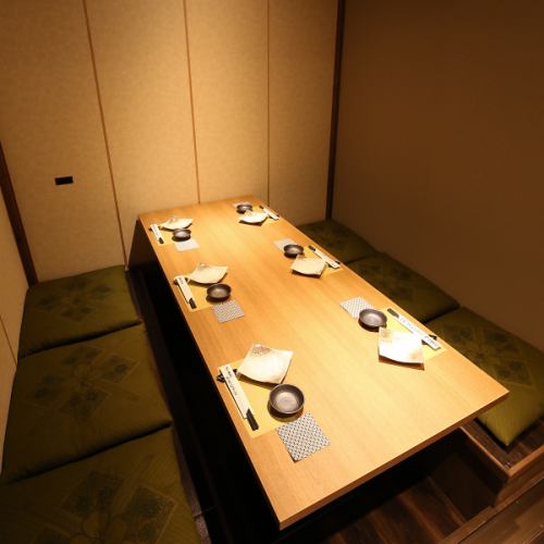It is a private room seat for digging iron that can be used by 4 to 6 people.Ideal for girls-only gatherings, joint parties, drinking parties with friends, etc.Please enjoy the banquet in a calm Japanese space.It is full of carefully selected creative dishes and menus that make use of seasonal ingredients.For drinking parties and girls-only gatherings.It is a private room izakaya that can be used in every scene ♪