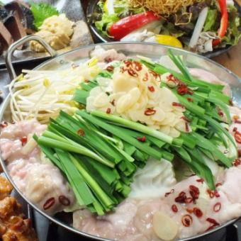 All-you-can-eat special motsunabe! "Enjoy Kyushu's Conquest Course" includes whole squid sashimi, horse sashimi platter with 10 dishes, and 3 hours of all-you-can-drink