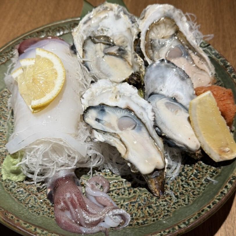 鮮度抜群！朝〆イカの姿造り＆牡蠣♪お造り盛り合わせも♪