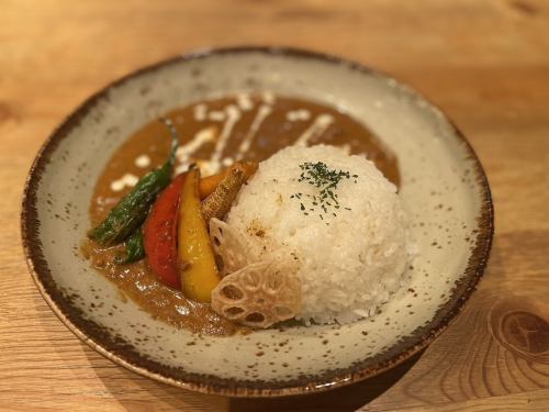 ◇平日　ビストロB特製ココナッツカレー　スープ付き