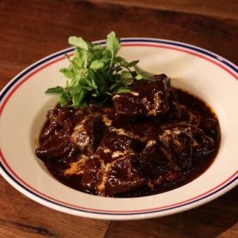 牛脛肉のブルギニヨン煮込み　(マッシュポテト)