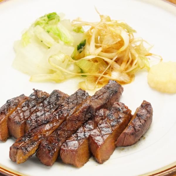 <<名物！>>厚切り牛タン/980円(税抜)！噛みごたえ、旨味抜群◎炭火で丁寧に焼き上げた看板メニューを是非♪