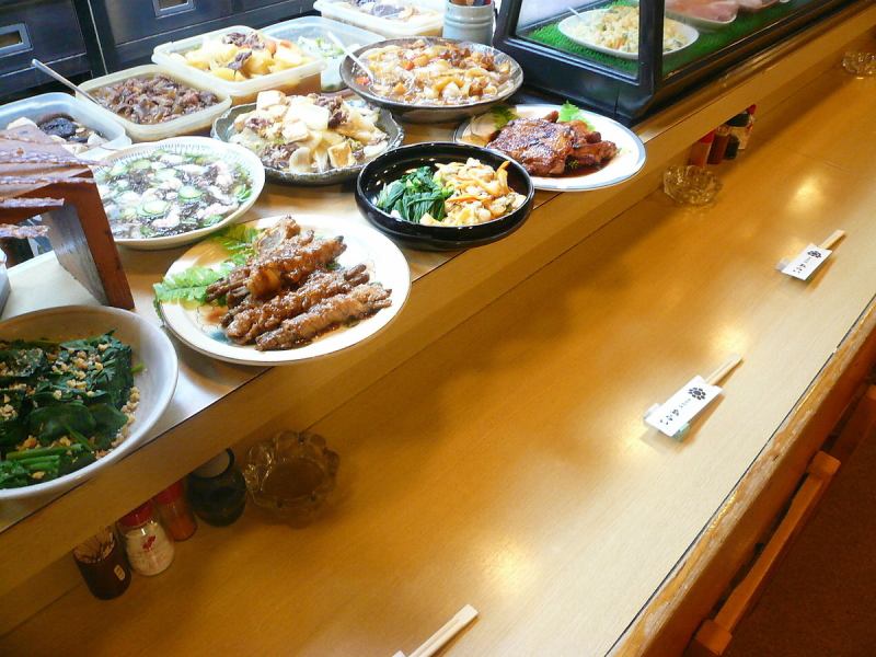 The counter is popular with regulars !! The secret to the popularity of obanzai, which changes every day ★ Many business travelers have a cozy atmosphere !!