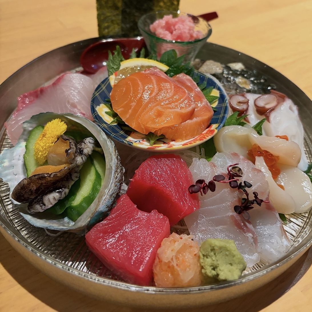 金山駅北口より徒歩3分。市場直送鮮魚をカジュアルに♪　海鮮・天ぷらの旨い店