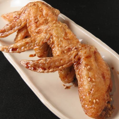 Deep-fried chicken wings ~Handmade sauce~
