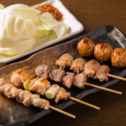 [Special charcoal grilled chicken] Assorted skewers