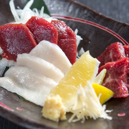 Assorted horse sashimi