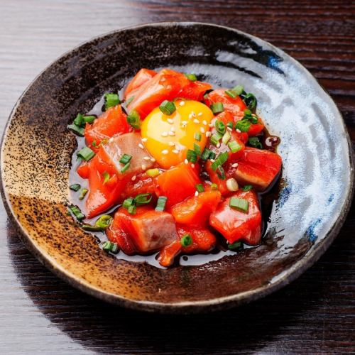 とろサーモンユッケ