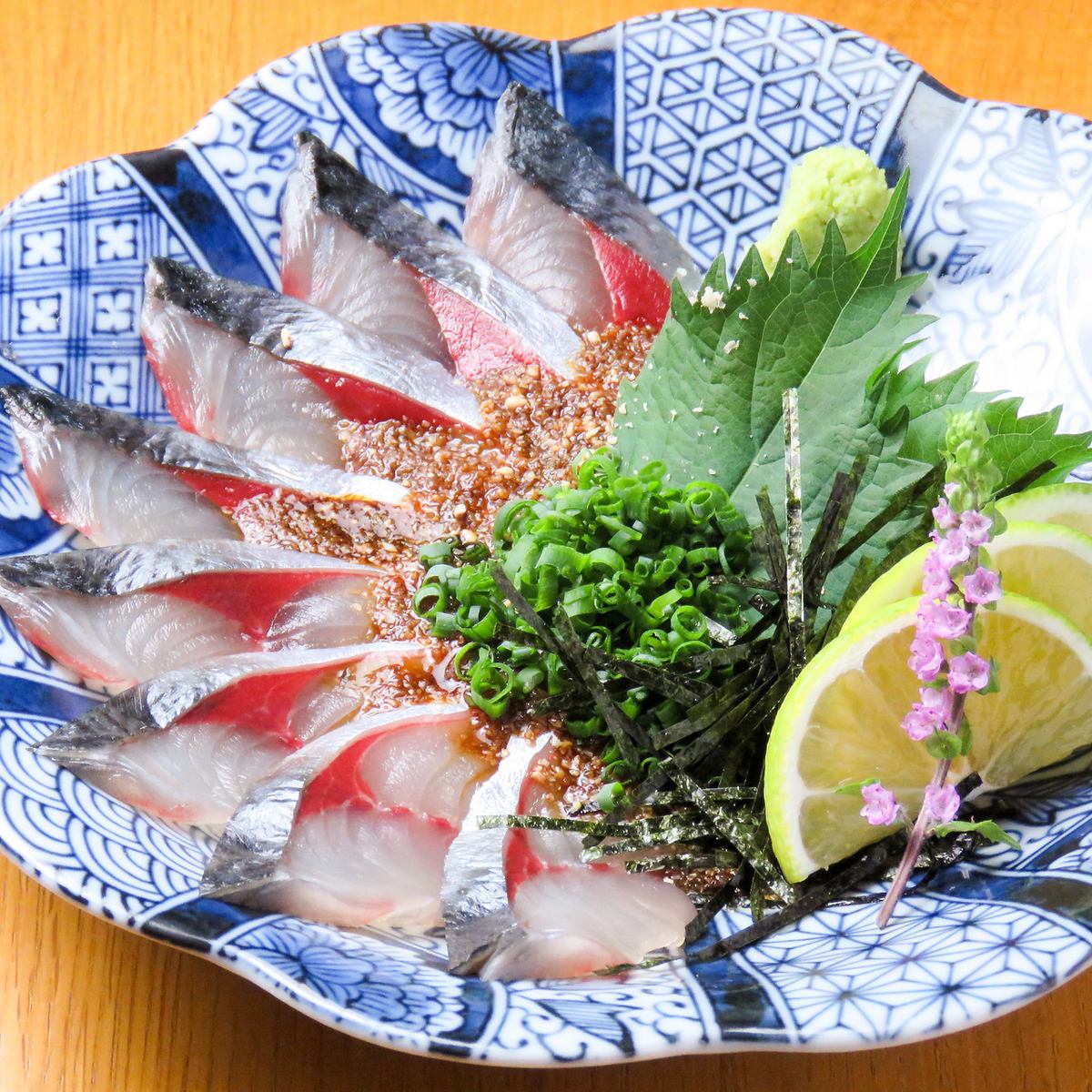 店主の目利きにより新鮮な魚を仕入れております。