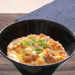 はかた地鶏の親子丼（香の物・みそ汁付き）