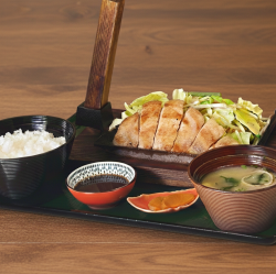 ふくふく豚のトンテキ定食