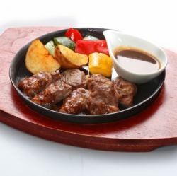 牛ヒレサイコロ鉄板ステーキ