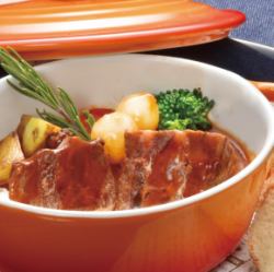 ビーフシチュー（バゲット添え）