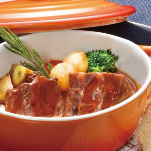 ビーフシチュー（バゲット添え）