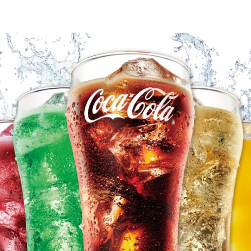 ドリンクバー始めました！セット料金200円（税込）となっており、かなりお得！！