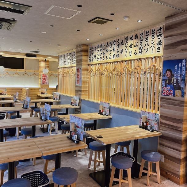 【名古屋站中】名站东口步行30秒 Unimall 11号出口 霓虹闪烁的烤鸡肉串店