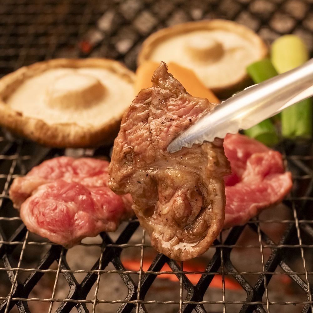 生ラムを使用した本格ジンギスカン。多数の部位が楽しめる！