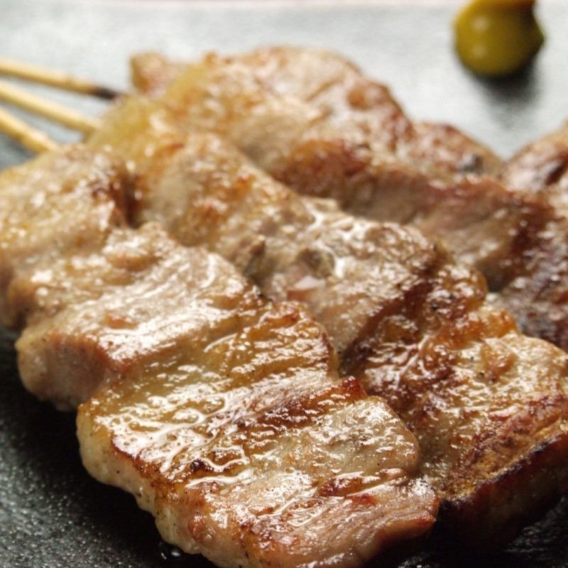 2000円あれば満足できるリーズナブルなお店。焼鳥90円(税抜)～♪