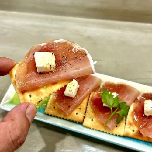 クリームチーズと生ハムのカナッペ