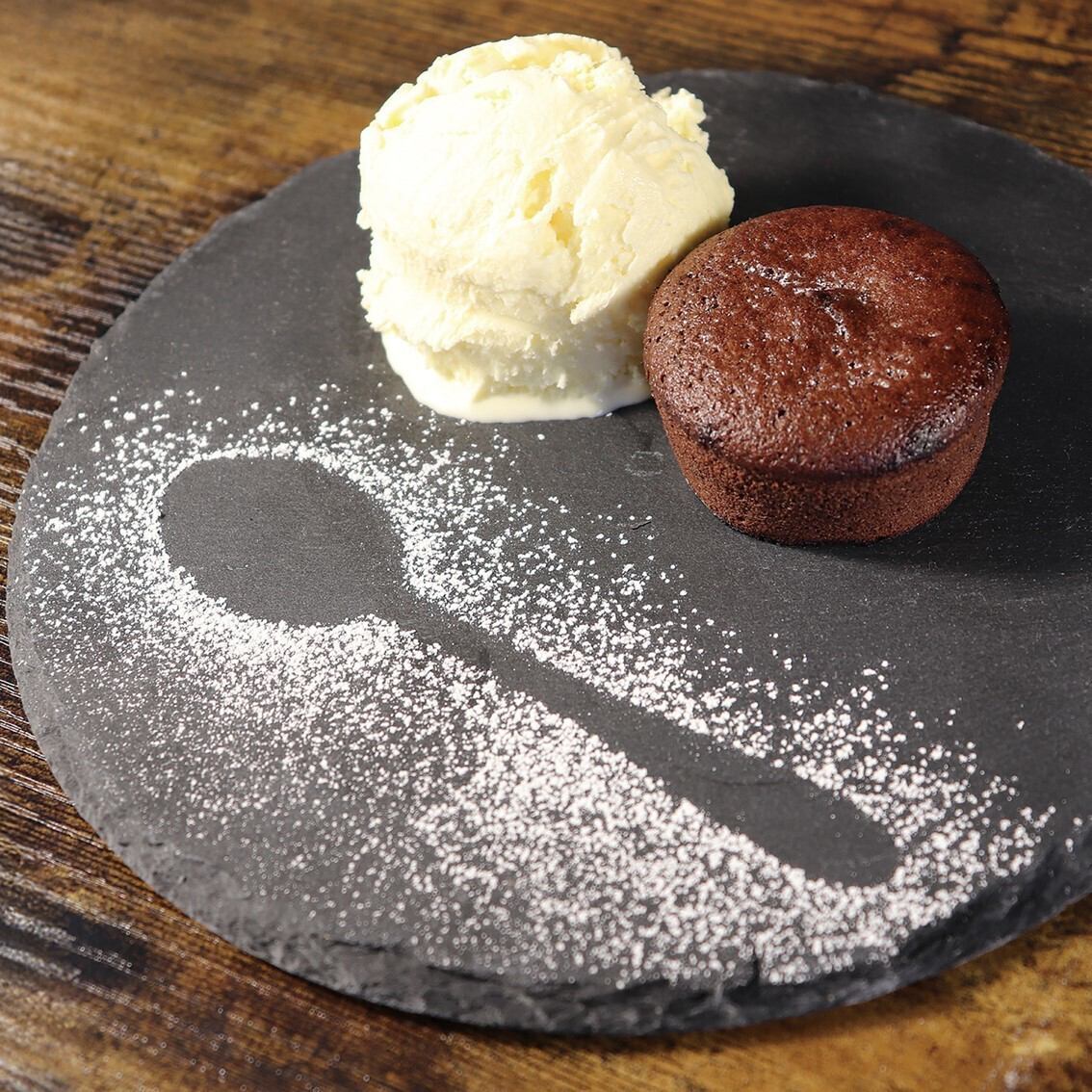 ダーツやスポーツ観戦OK♪二次会などにも最適な空間をご提供！