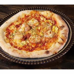 Juicy shrimp mayonnaise and corn pizza