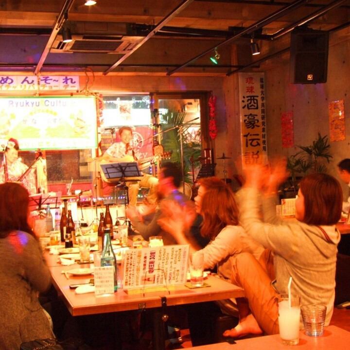 飲み放題をご利用いただけます♪民謡ライブタイムございます♪