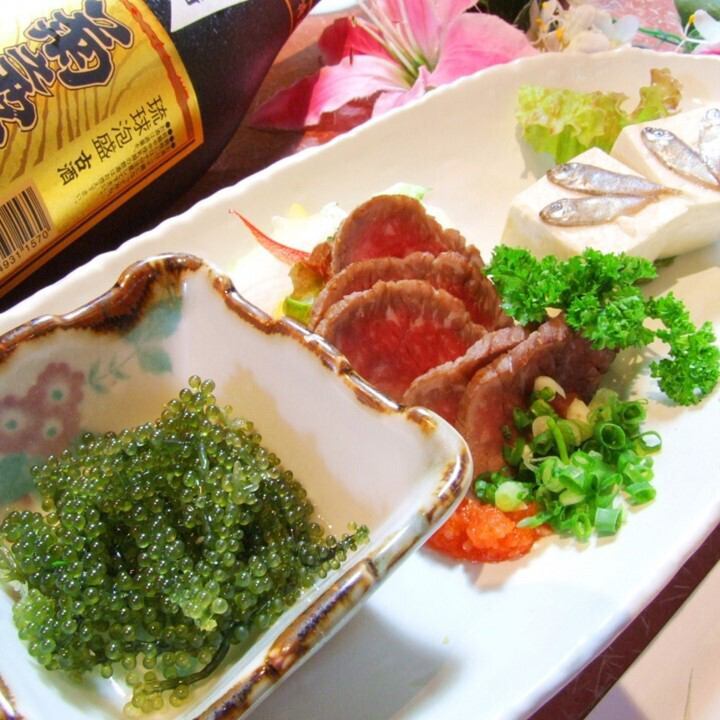 毎月島唄ポップスやオリジナル楽曲他沖縄民謡の楽しいステージ