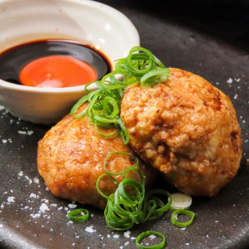 用阿波舞鸡肉制成的金月亮肉丸