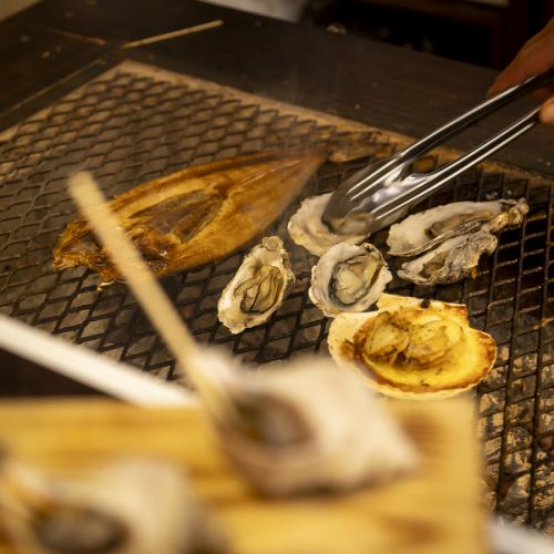 【自慢のサイズ★】汐の香りを味わう　仙鳳趾産カキ焼き5個　980円(税込)
