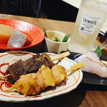 [Great Deal] Only available at the counter seats! Appetizer, sashimi, two stewed skewers, two oden dishes and a drink all for 1280 yen!