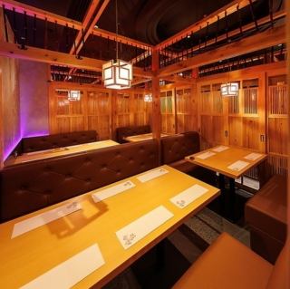 세련된 일본식 개인실 공간을 비롯한 각종 개인실을 준비 ♪ 연회 전세는 최대 100 님까지 가능 ◎ 맛도 외형도 꼭! 세련된 가게에서 즐길 수 있습니다.이런 세련된 공간에서 맛있는 선술집 연회는 여기만과 자신있게 추천합니다!!