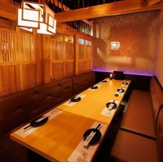 포토 제닉 한 공간은, 데이트나 기념일 등에 최적인 세련된 스페이스가 되고 있습니다!, 맛도 외형도 꼭! 세련된 점내에서 즐길 수 있습니다.이런 세련된 공간에서 맛있는 이자카야 연회는 여기만과 자신있게 추천합니다!!